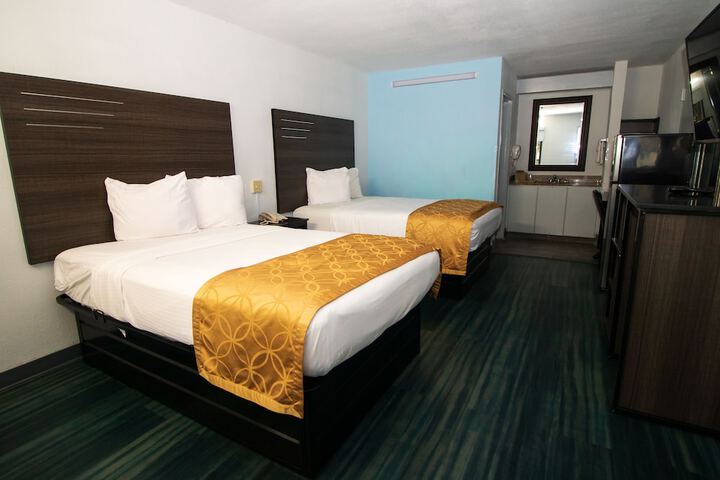 Room 8 of 32