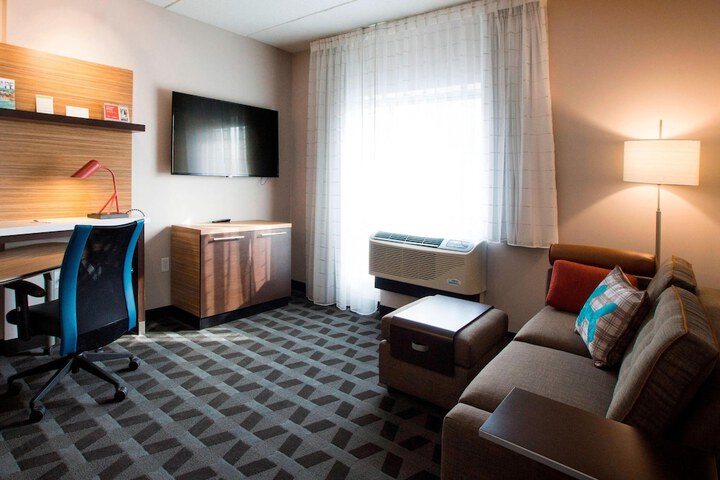 Room 14 of 28