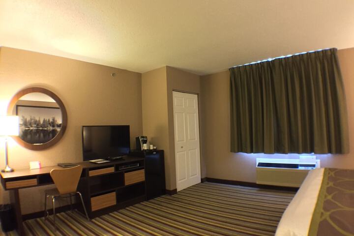 Room 17 of 43