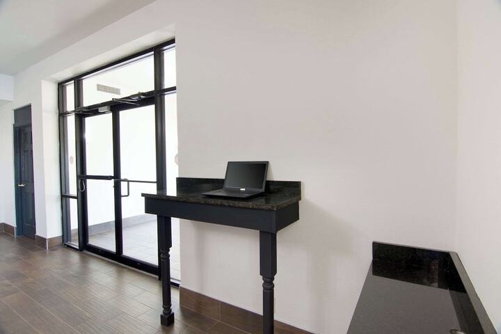Business Center 25 of 28