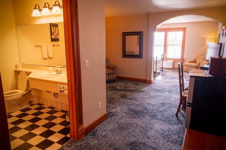 Room 32 of 132