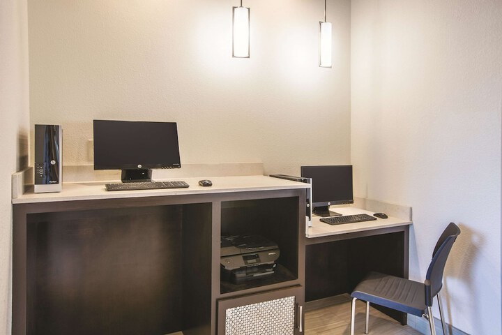 Business Center 29 of 29