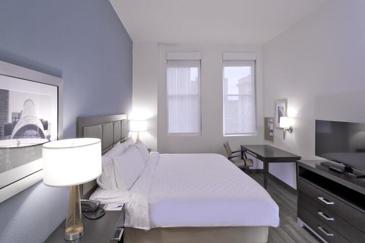 Room 26 of 27