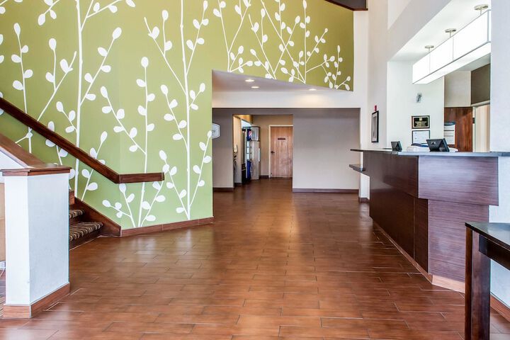 Hotel Interior 9 of 28