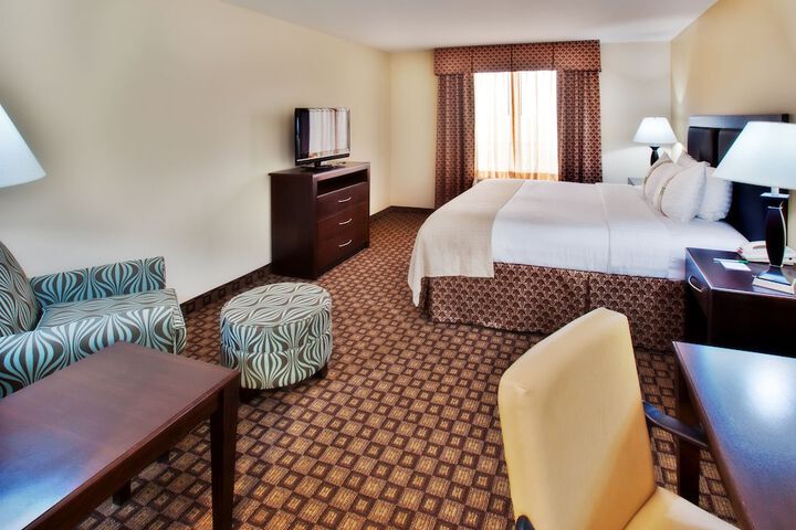 Room 11 of 40