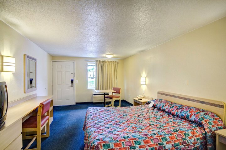 Room 17 of 19