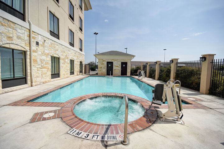 Pool 4 of 40
