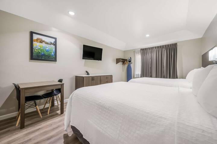 Room 21 of 32