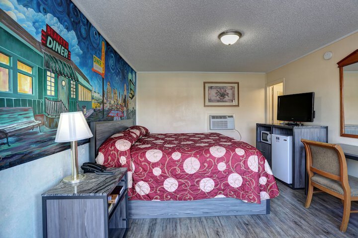 Room 16 of 25