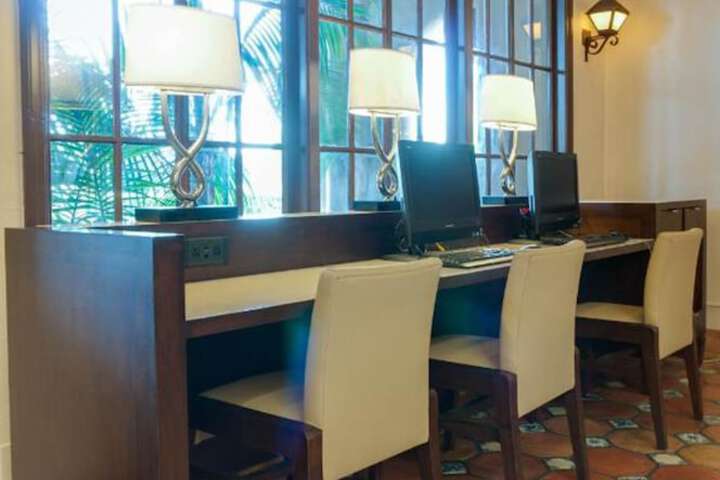 Business Center 63 of 65