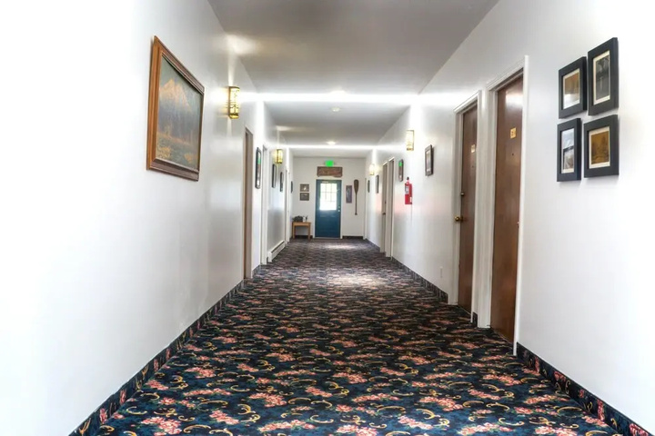 Riverwood Inn Hotel Deluxe King Suite