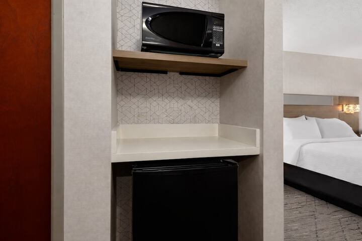 Holiday Inn Express Grove City by IHG