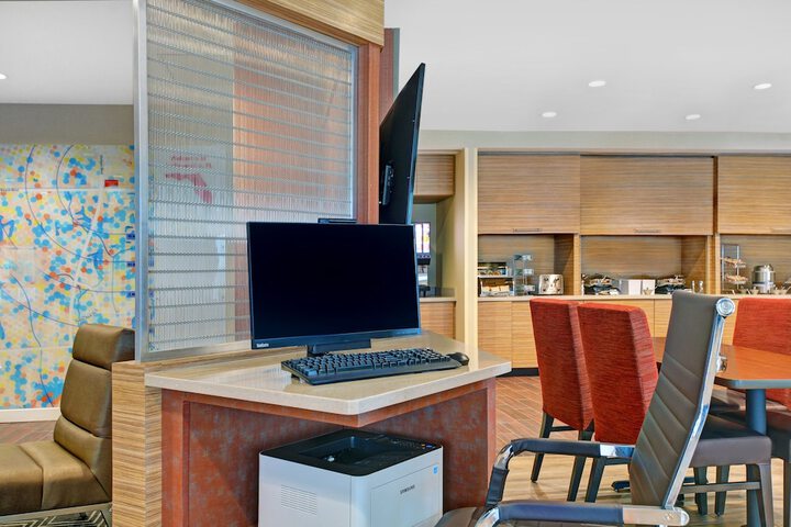 Business Center 28 of 30