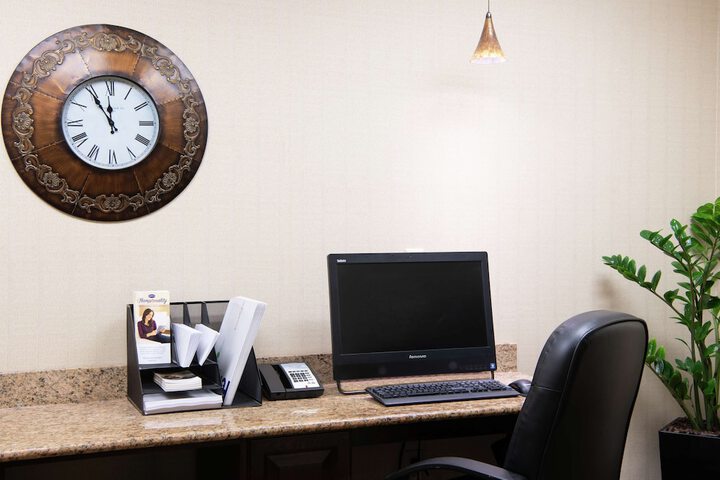 Business Center 52 of 52
