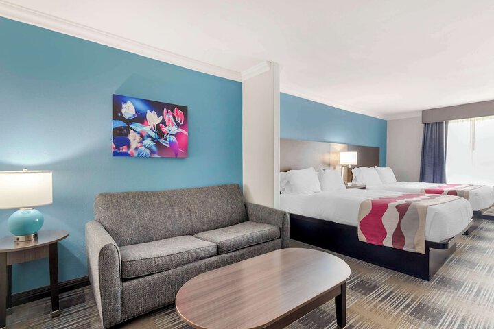 Room 30 of 49