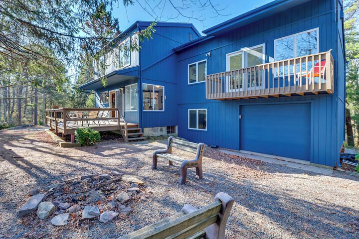 Near Skiing: Lakefront Gem w / Kayaks in Long Pond