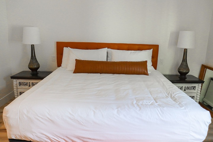Room 18 of 25