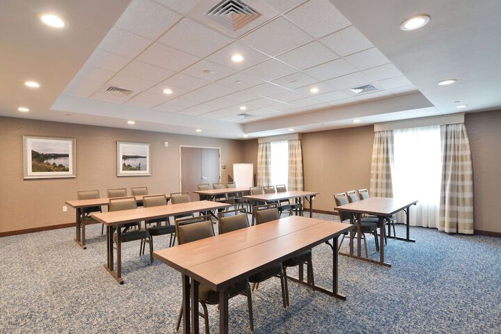 Hampton Inn & Suites Menomonie-UW Stout