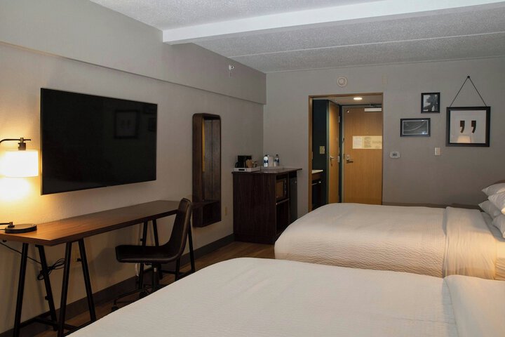 Room 32 of 54