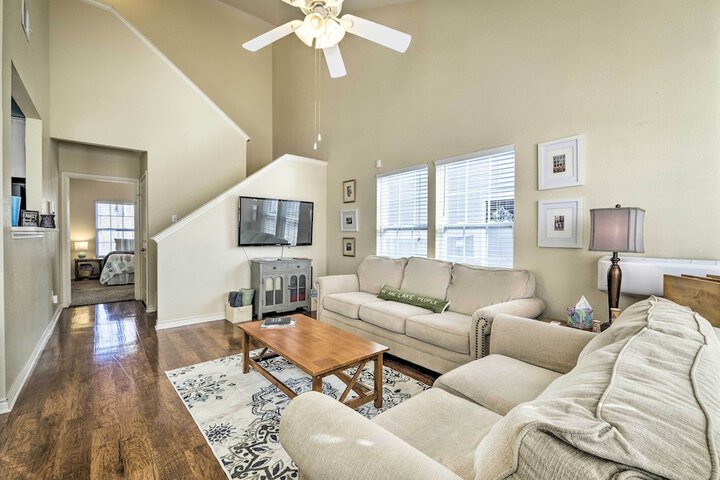 Walk to Lake: Family Gem w / Pool Access in Afton
