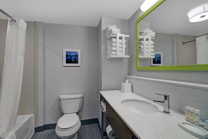 Hampton Inn & Suites Syracuse Dewitt