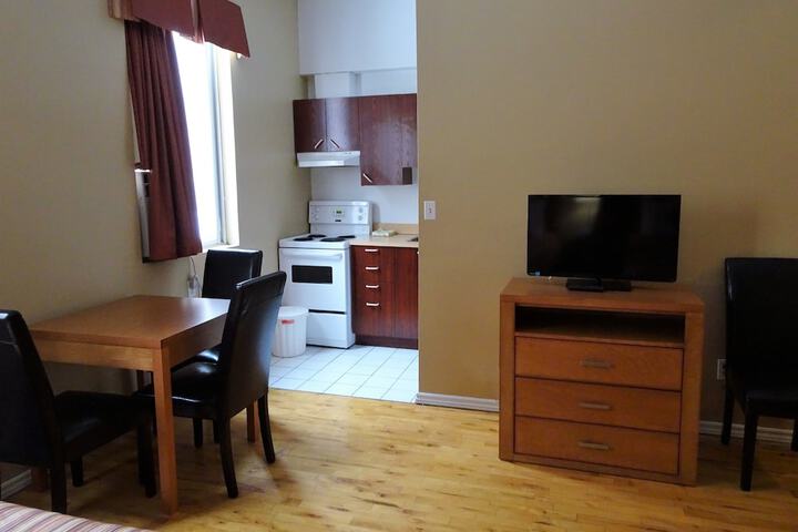 Room 32 of 62