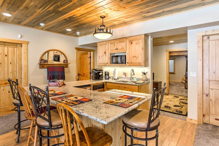 Cozy Buena Vista Apartment 4 Mi to Main Street!