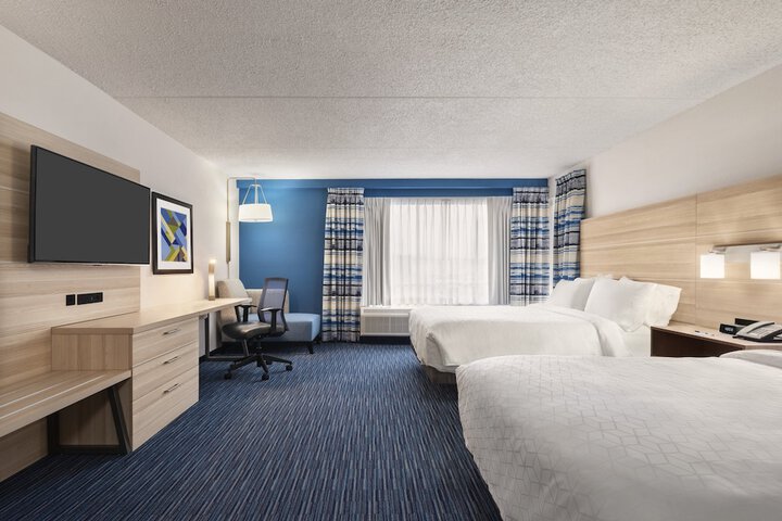 Room 7 of 33