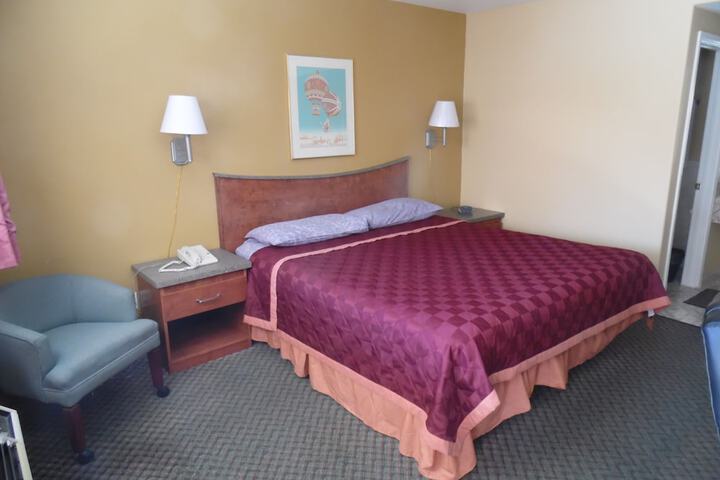 Room 22 of 33
