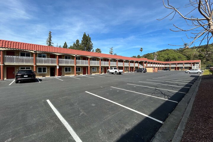 Hotel 2 of 32