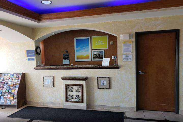 Hotel Interior 10 of 40