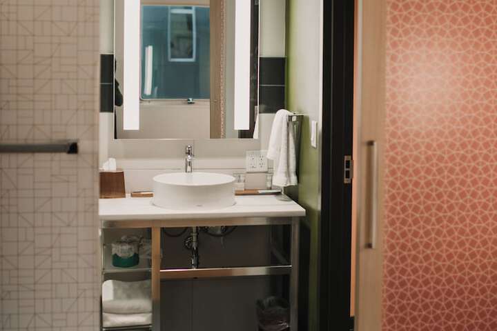 Room 42 of 112