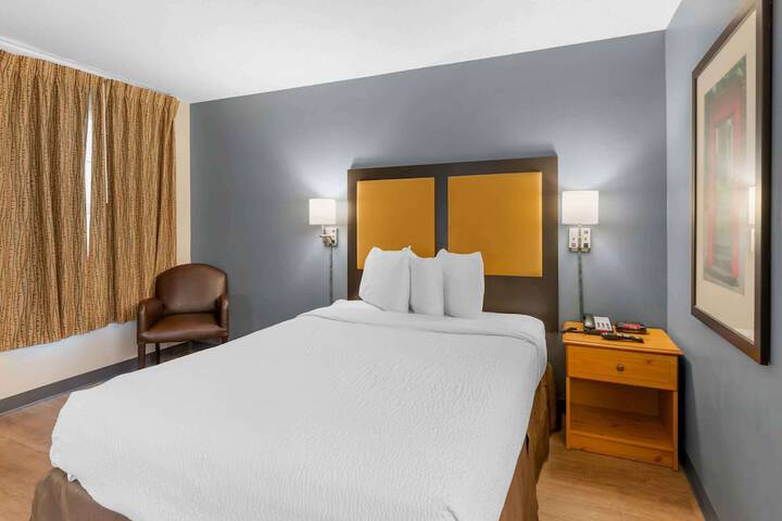 Room 18 of 25