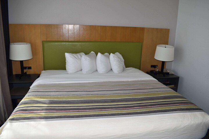 Country Inn & Suites by Radisson Hagerstown, MD