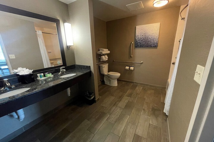 Room 50 of 95