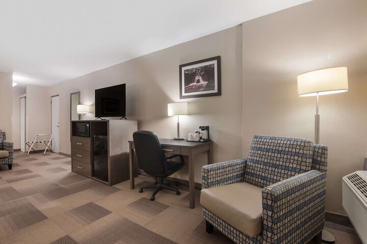 Room 20 of 38
