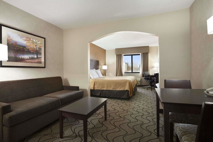 Room 16 of 28
