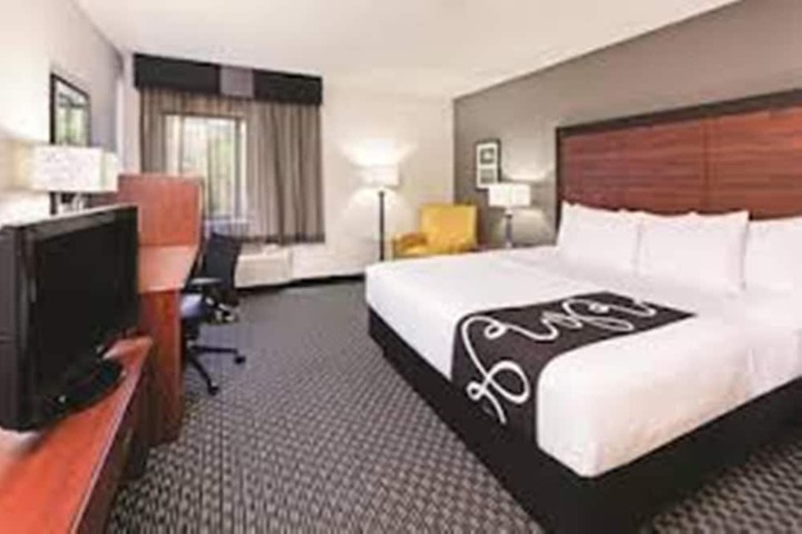 La Quinta Inn & Suites by Wyndham Waxahachie