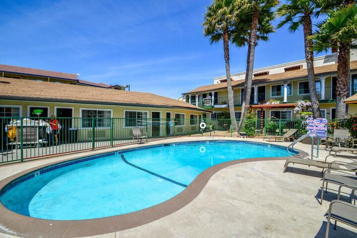 Pool 4 of 35