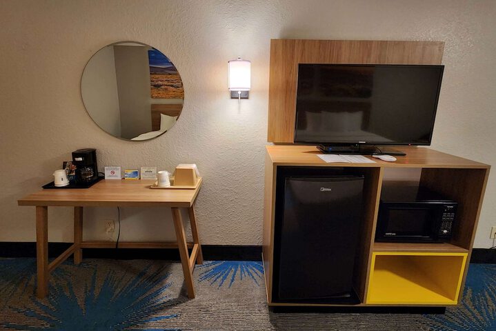 Room 20 of 33