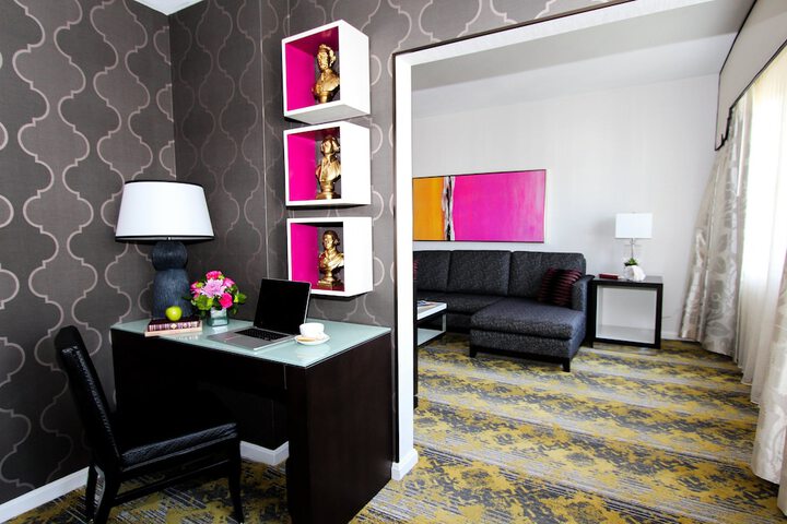 Room 40 of 99