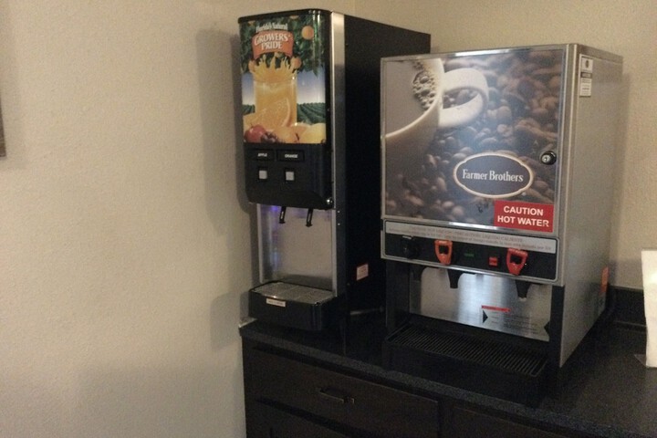 Super 8 by Wyndham Monroe WI