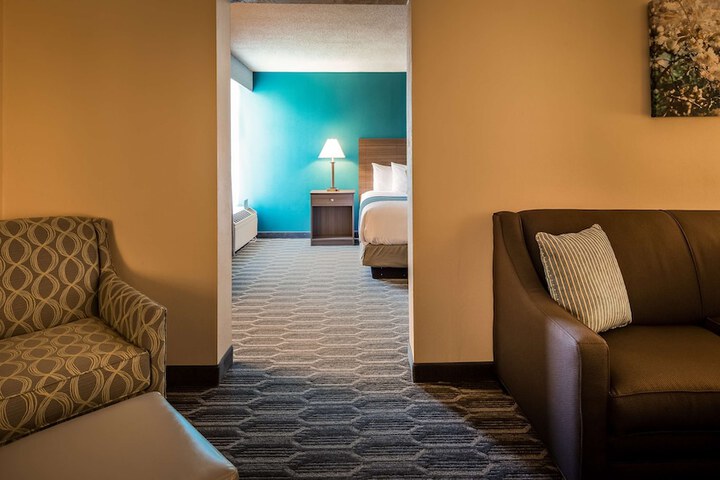 Room 12 of 16