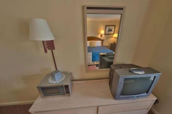 Room 34 of 59