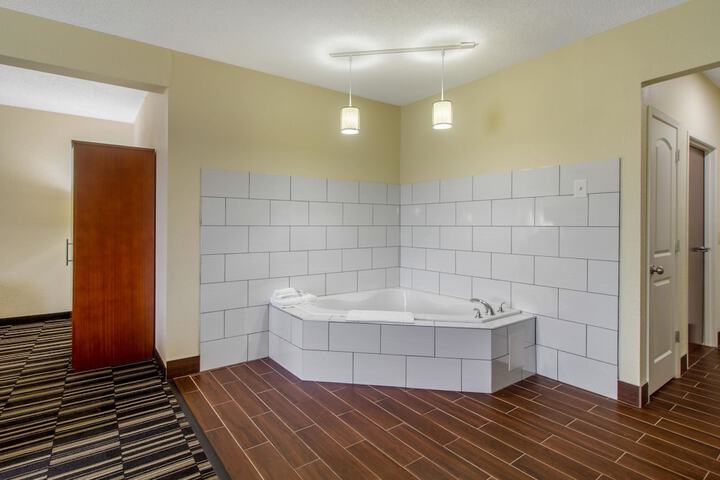 Room 10 of 30