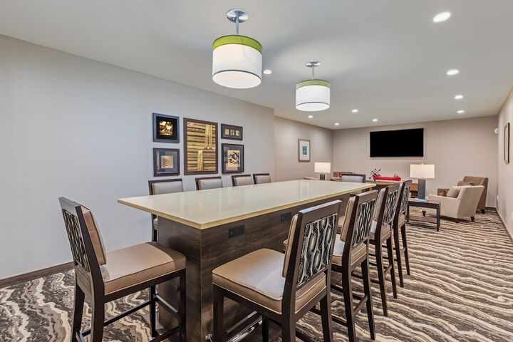 Staybridge Suites IAH Airport East by IHG
