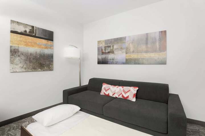 Room 17 of 75