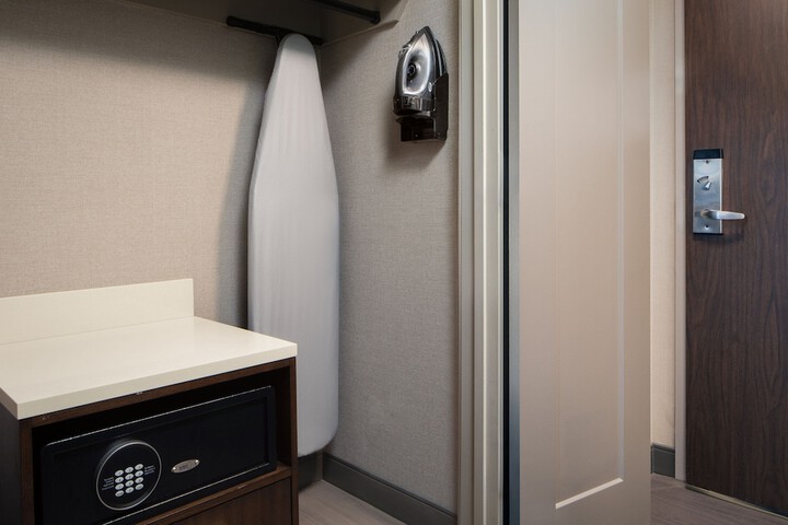 Room 30 of 73