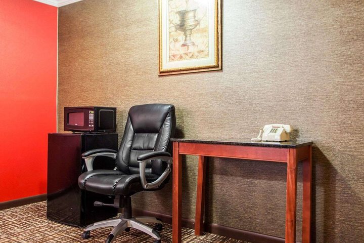 Room 20 of 33