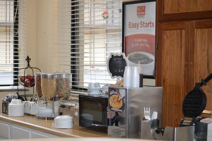 Breakfast/Coffee Service 66 of 70